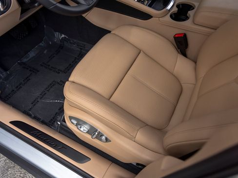 New 2026 Porsche Macan Turbo AWD/4WD image 26