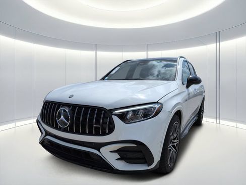 Used 2025 Mercedes-Benz GLC 43 AMG 4MATIC image 8