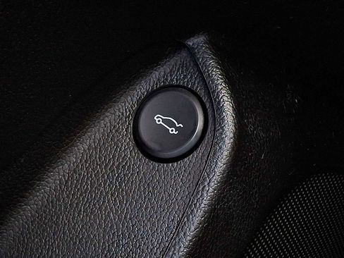 Used 2017 Chevrolet Cruze LT image 23