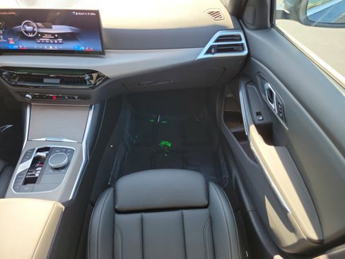 Certified 2025 BMW 330i Sedan image 15