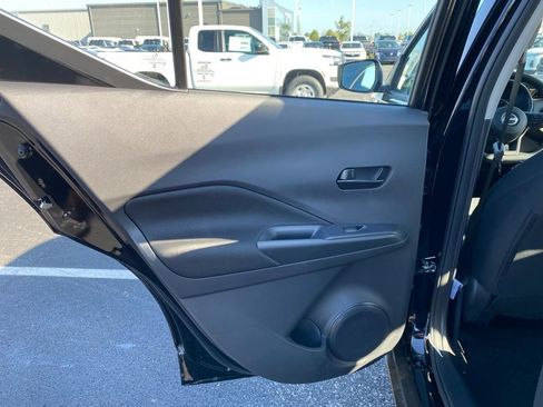 New 2025 Nissan Kicks Play S image 16
