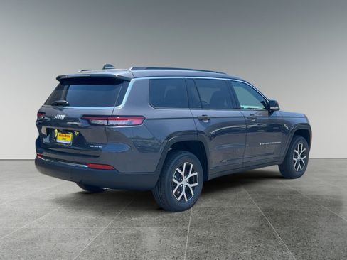 Used 2025 Jeep Grand Cherokee L Limited RWD image 5