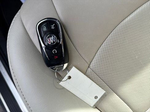 Used 2024 Buick Enclave Essence w/ LPO, Touring Package image 33