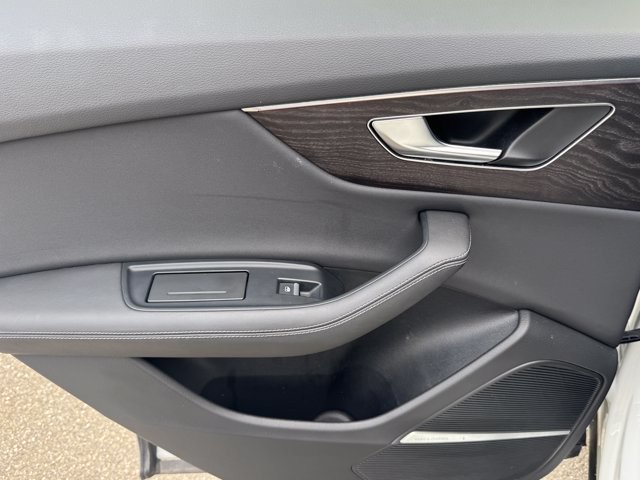 Certified 2023 Audi Q8 Premium Plus w/ Premium Plus Package AWD/4WD image 37