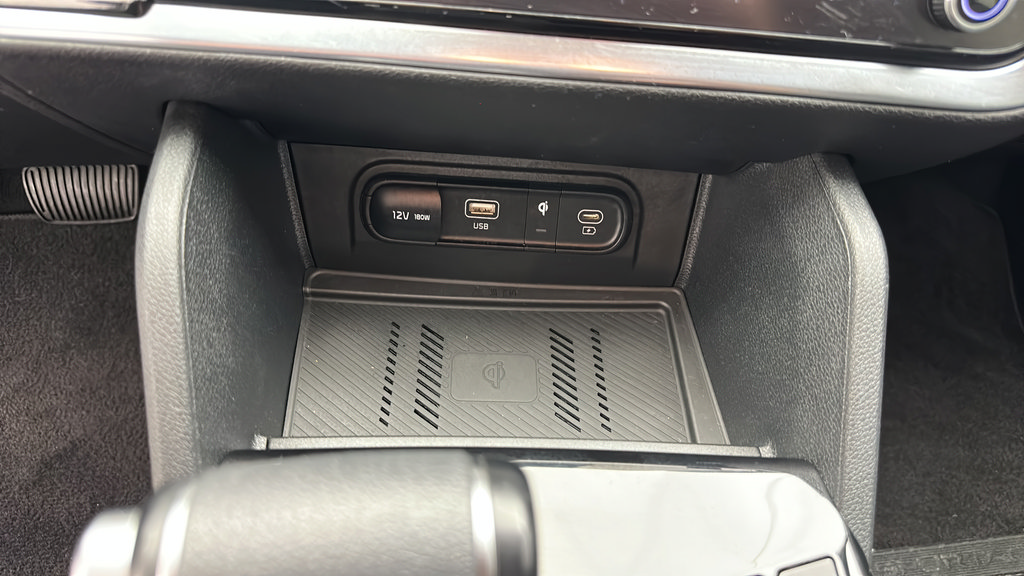 Used 2024 Kia Sportage EX AWD/4WD image 19