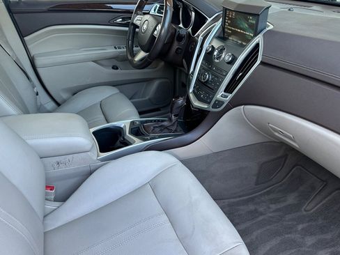 Used 2011 Cadillac SRX Luxury image 17