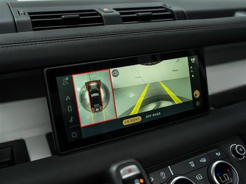 Used 2023 Land Rover Defender 110 SE image 26