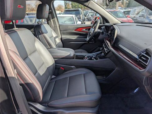 Used 2025 Chevrolet Traverse Z71 w/ Driver Confidence Package image 12