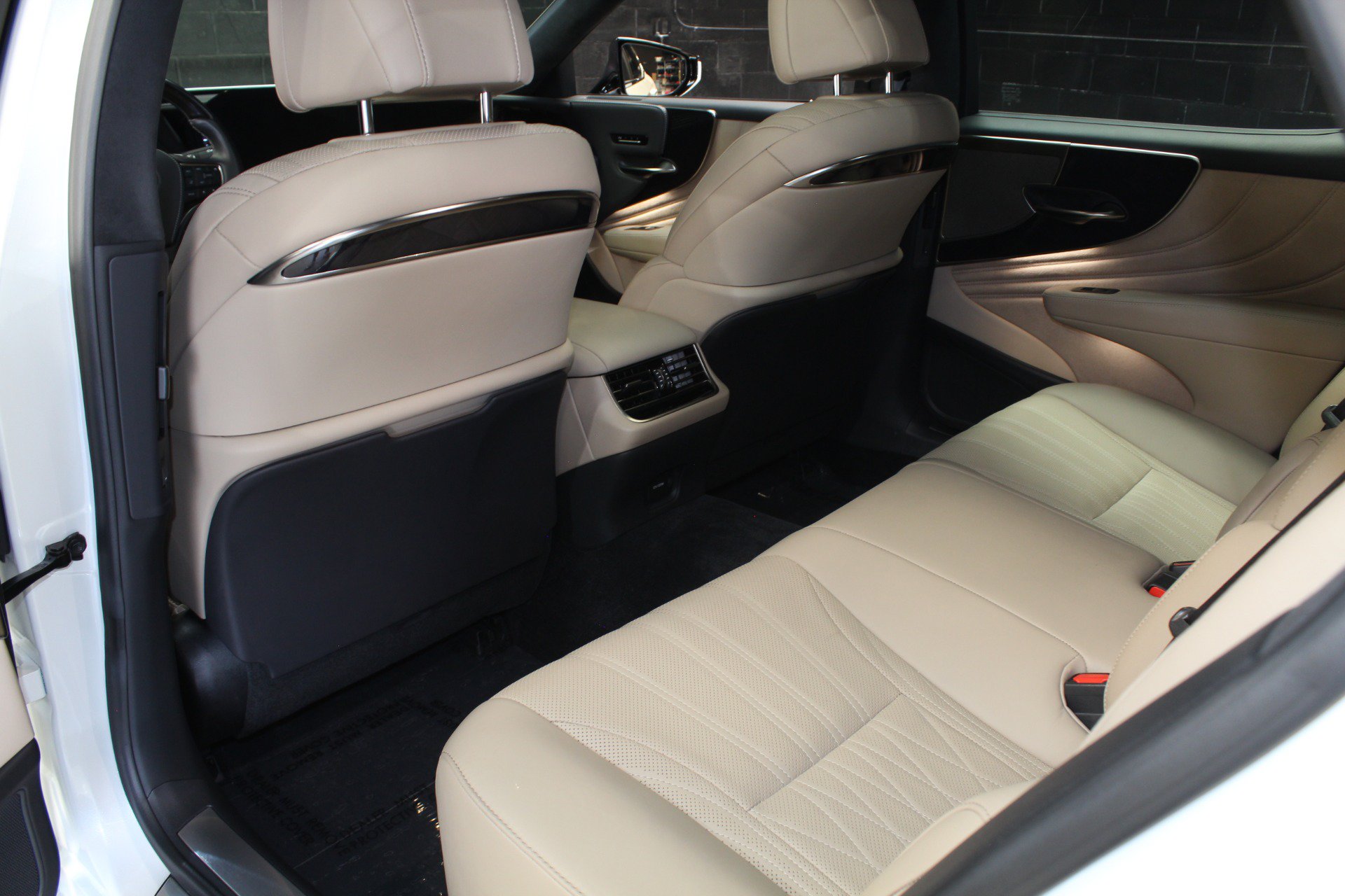 Used 2022 Lexus LS 500 w/ Interior Upgrade Package RWD image 44