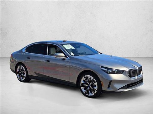New 2026 BMW 530i RWD image 7