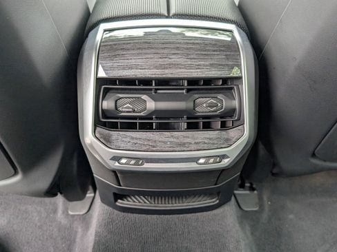 Used 2023 BMW 740i RWD image 13