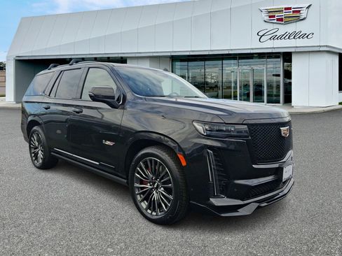 Certified 2024 Cadillac Escalade V w/ LPO, Floor Liner Package image 7