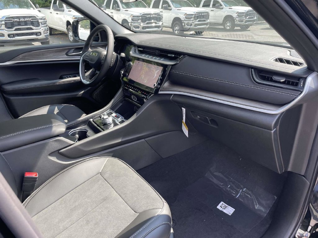 New 2027 Jeep Grand Cherokee 4WD image 14