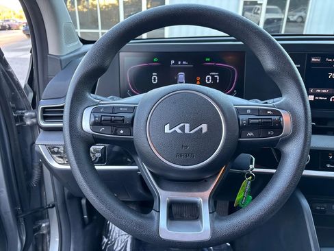 Used 2024 Kia Sportage LX image 14