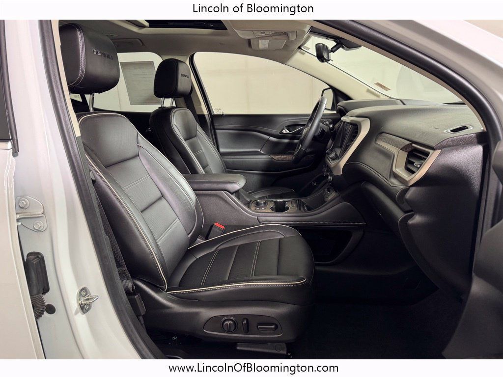Used 2022 GMC Acadia Denali w/ Denali Ultimate Package AWD/4WD image 12