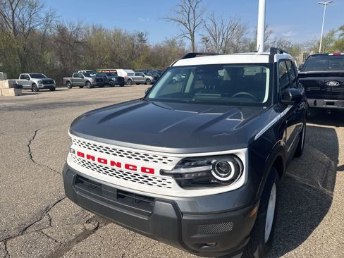 New 2025 Ford Bronco Sport Heritage w/ Convenience Package AWD/4WD image 1