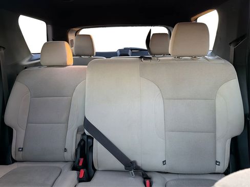 Used 2022 Chevrolet Traverse LS image 14