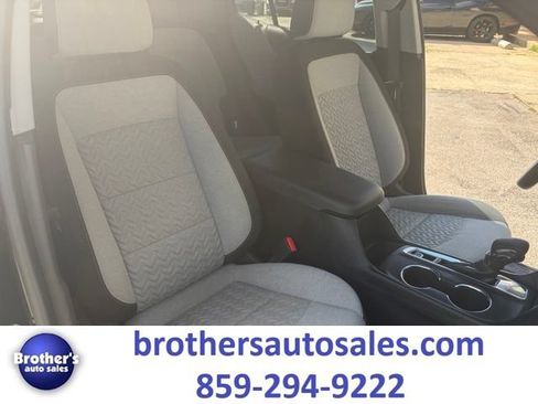Used 2022 Chevrolet Equinox LS FWD image 41