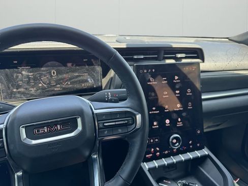 Used 2025 GMC Terrain Elevation AWD/4WD image 11