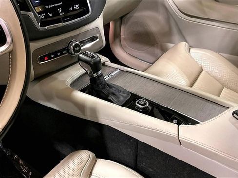 Certified 2022 Volvo XC90 T6 Inscription w/ Climate Package image 15