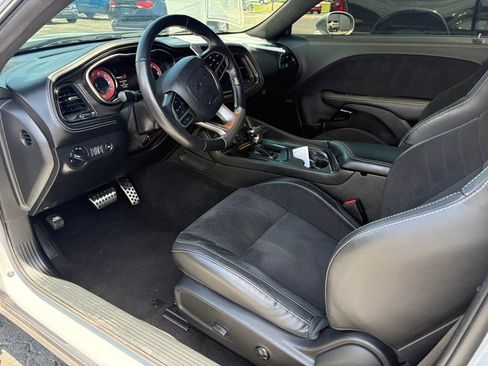 Used 2022 Dodge Challenger SRT Hellcat w/ Plus Package RWD image 13
