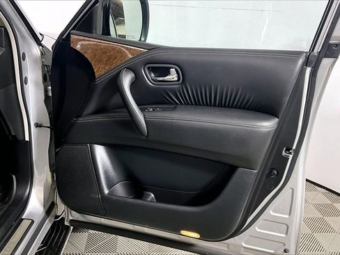 Used 2015 INFINITI QX80 Base image 19