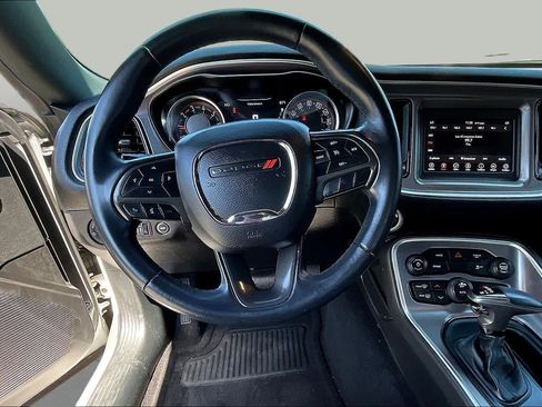 Used 2019 Dodge Challenger SXT RWD image 6
