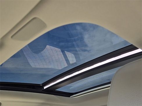 Used 2022 Volvo S60 B5 Momentum w/ Premium Package image 17