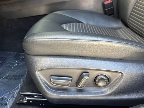 Used 2023 Toyota Camry SE FWD image 14