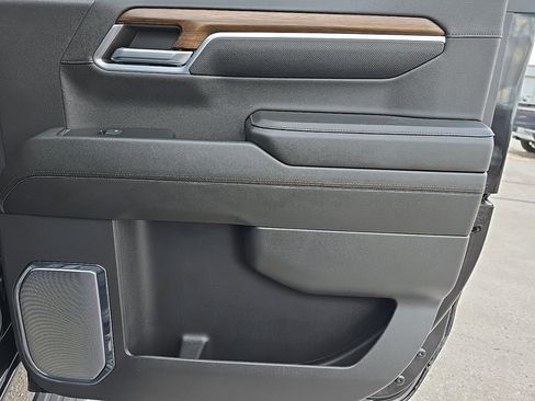 Used 2024 Chevrolet Silverado 1500 High Country image 33