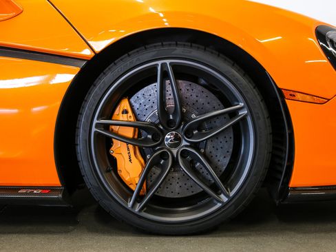 Used 2016 McLaren 570S Coupe RWD image 17