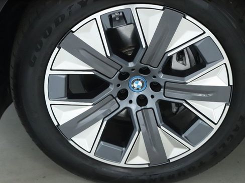 Certified 2025 BMW iX xDrive50 w/ Premium Package image 36