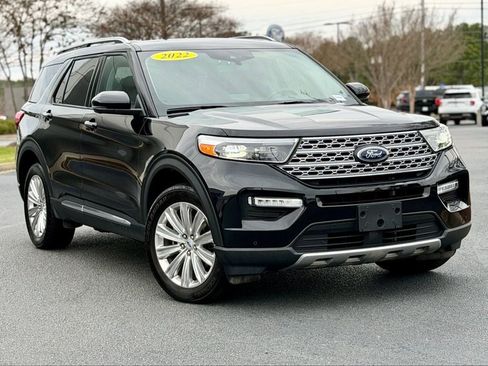 Certified 2022 Ford Explorer Limited w/ Limited Technology Package image 2