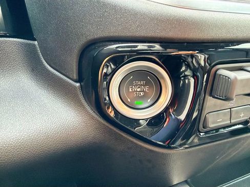 Used 2024 Chevrolet Silverado 1500 RST AWD/4WD image 33