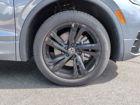 Used 2023 Volkswagen Tiguan SE R-Line image 23