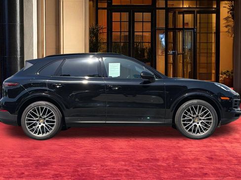 Used 2023 Porsche Cayenne Platinum Edition AWD/4WD image 7