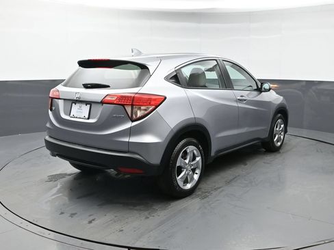 Used 2018 Honda HR-V LX image 6