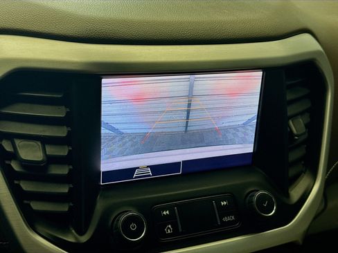 Used 2023 GMC Acadia SLE w/ Driver Convenience Package FWD image 10