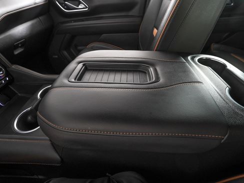 Used 2024 GMC Yukon AT4 image 28