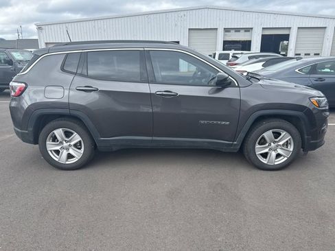 Used 2022 Jeep Compass Latitude w/ Sun and Sound Group image 5