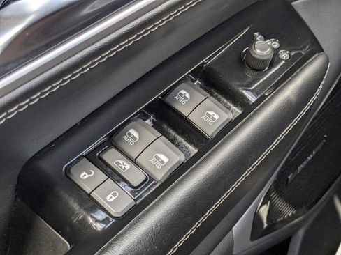 Used 2022 Jeep Wagoneer Series III w/ Premium Group I RWD image 36