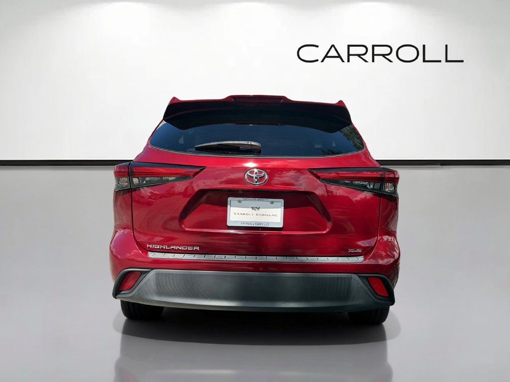Used 2022 Toyota Highlander XLE FWD image 4