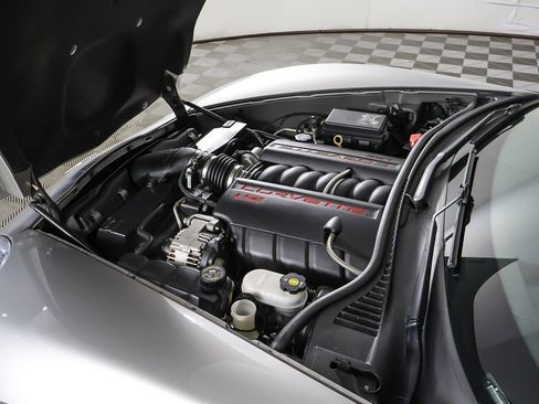 Used 2007 Chevrolet Corvette Convertible w/ Preferred Equipment Group RWD image 15