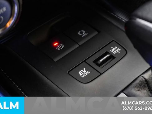 Used 2022 Toyota Venza XLE image 37