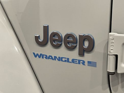 Used 2024 Jeep Wrangler Unlimited Rubicon 4xe AWD/4WD image 24
