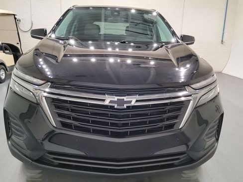 Used 2023 Chevrolet Equinox LS w/ LS Convenience Package AWD/4WD image 2