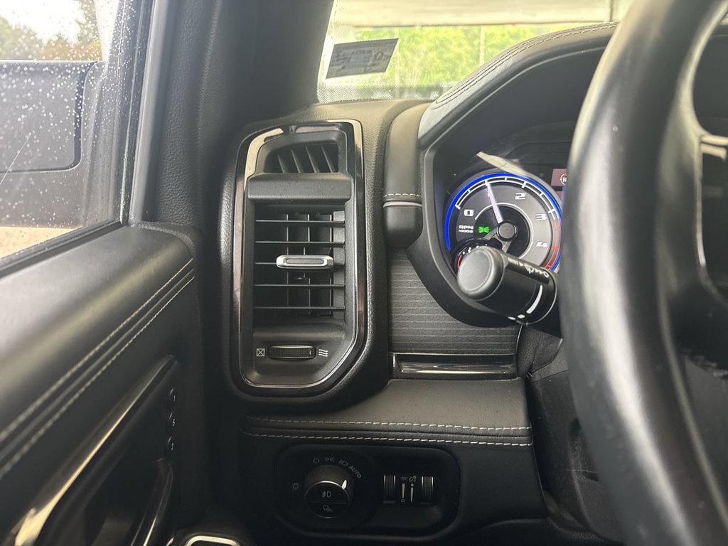 Used 2022 RAM 2500 Limited AWD/4WD image 18