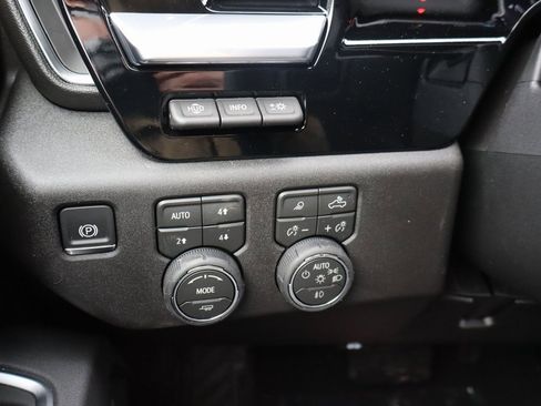 New 2026 Chevrolet Silverado 2500 LTZ w/ LTZ Convenience Package image 16