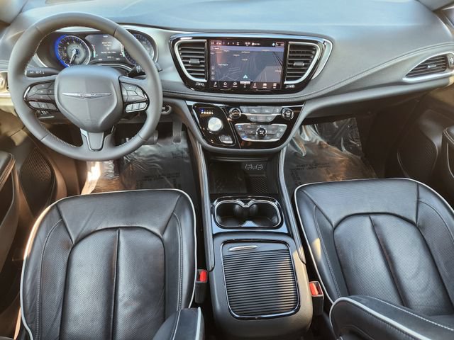 Used 2025 Chrysler Pacifica Limited FWD image 27