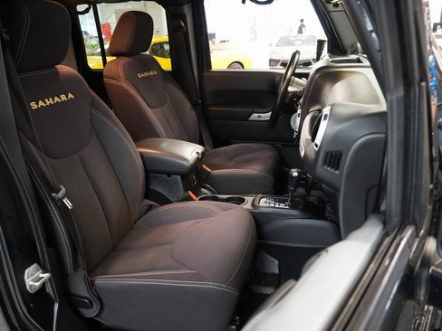 Used 2014 Jeep Wrangler Unlimited Sahara w/ Dual Top Group image 29